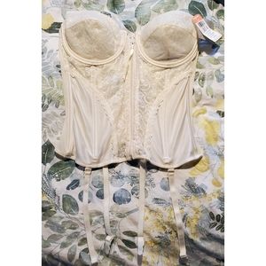 Carnival | 38D Strapless Cream Lace Bustier